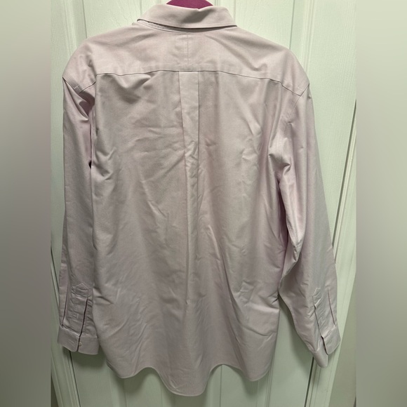 L.L. Bean Men’s Wrinkle-Resistant Oxford Shirt - Picture 4 of 5